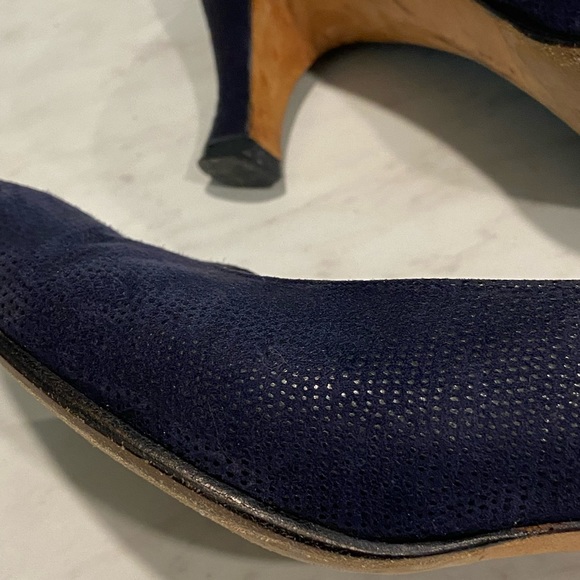 Salvatore Ferragamo Blue Pumps - Picture 7 of 13